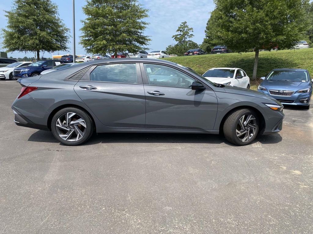 Used 2025 Hyundai Elantra SEL Sport Sedan