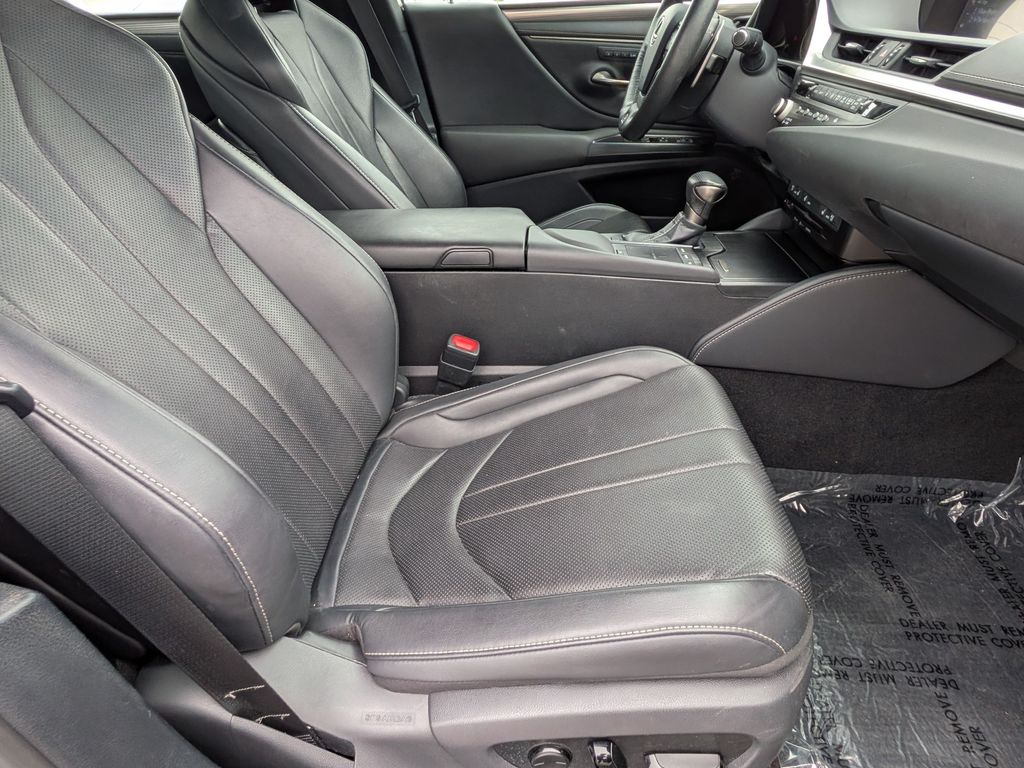 2021 Lexus ES F SPORT - Photo 19