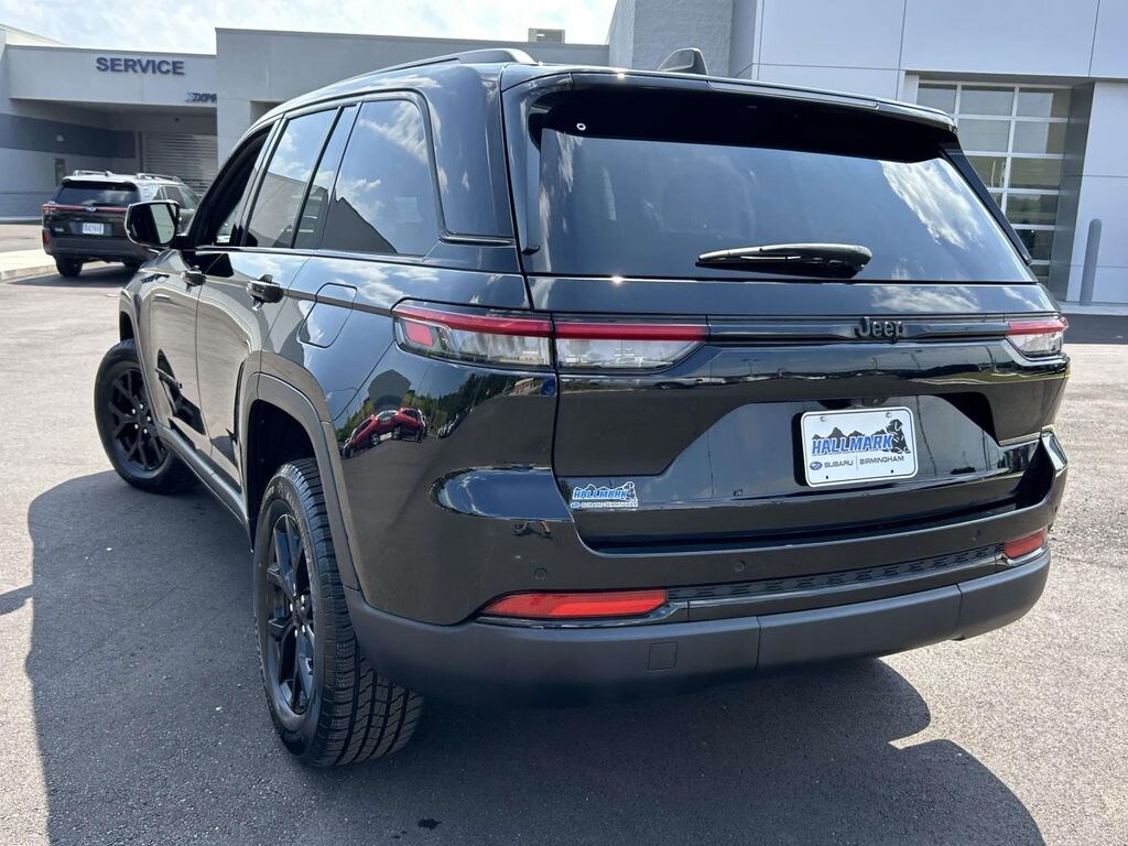 Used 2024 Jeep Grand Cherokee Altitude Sport Utility