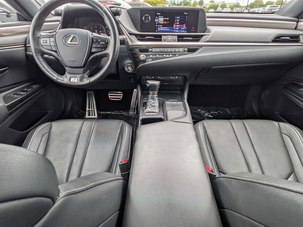 2021 Lexus ES F SPORT - Photo 16