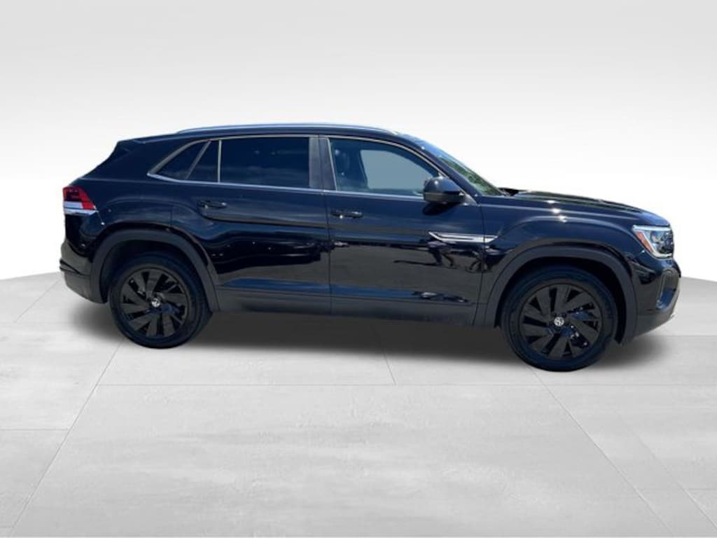 Used 2026 Volkswagen Atlas Cross Sport 2.0T SE w/Technology SUV