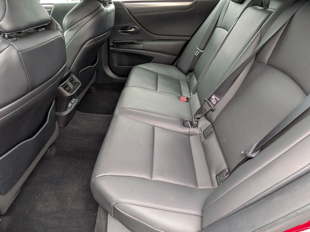 2021 Lexus ES F SPORT - Photo 17