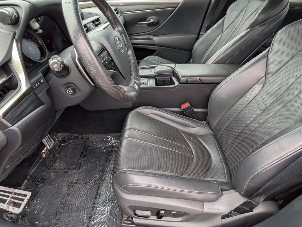2021 Lexus ES F SPORT - Photo 15