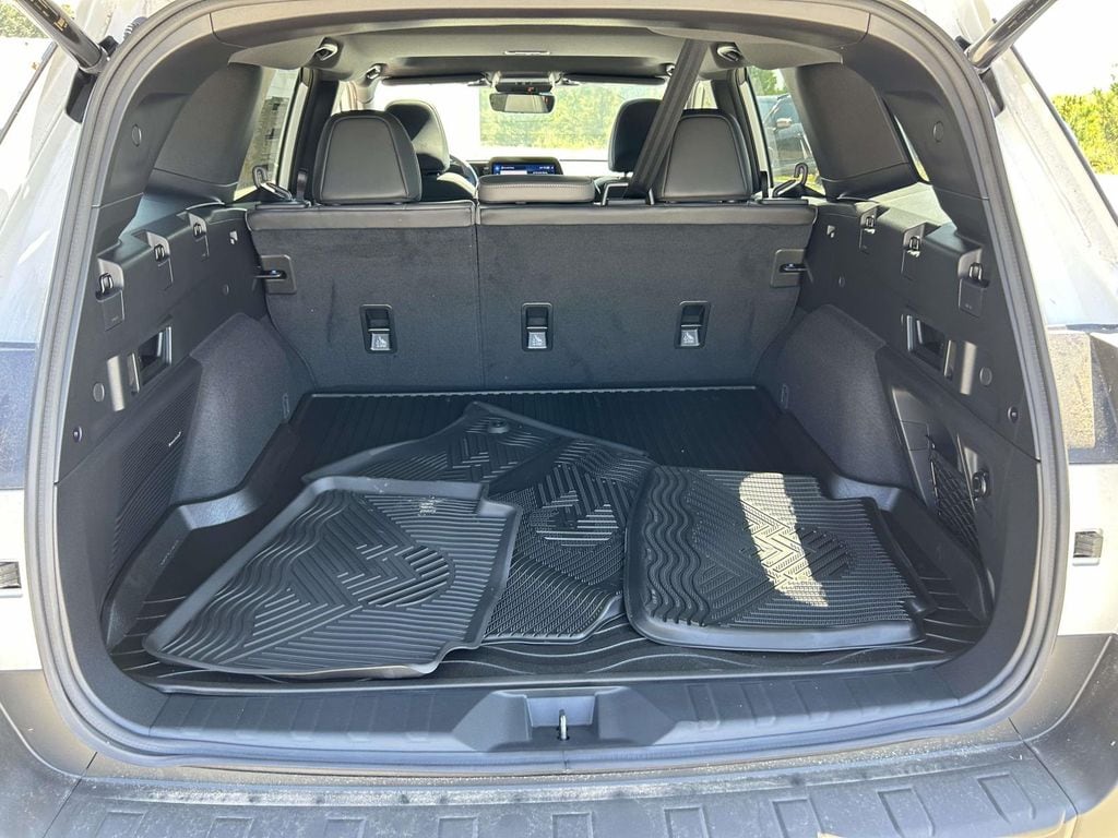 2026 Subaru Outback Limited - Photo 8