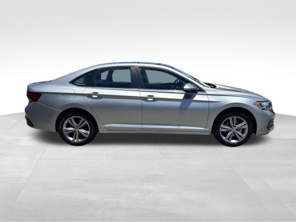 Used 2024 Volkswagen Jetta 1.5T SE Sedan
