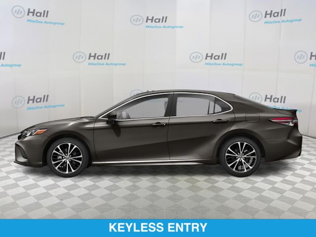 Used 2019 Toyota Camry SE Sedan
