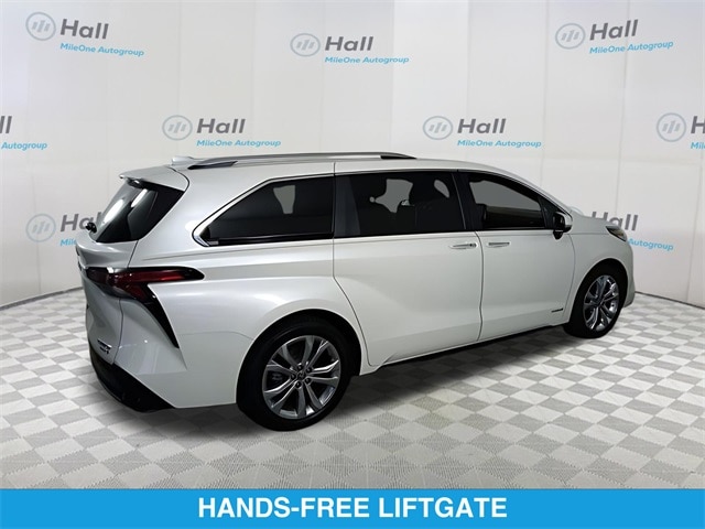 2021 Toyota Sienna Platinum