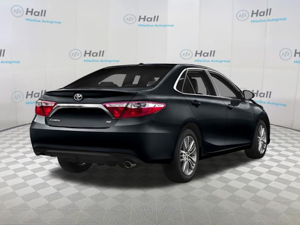 Used 2015 Toyota Camry SE Sedan
