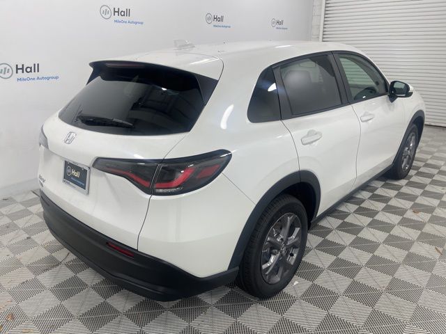 2026 Honda HR-V LX photo 4