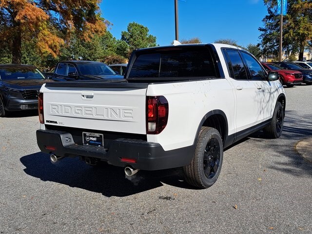 2026 Honda Ridgeline Black Edition photo 3