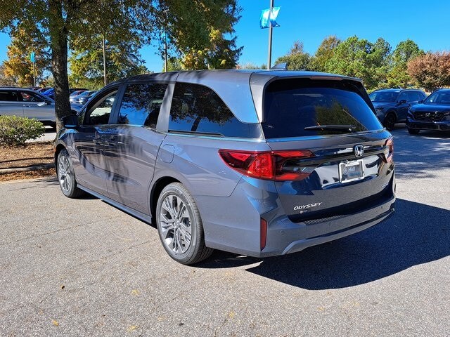 2026 Honda Odyssey Touring photo 4
