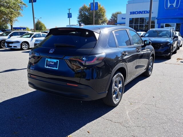 2026 Honda HR-V LX photo 2