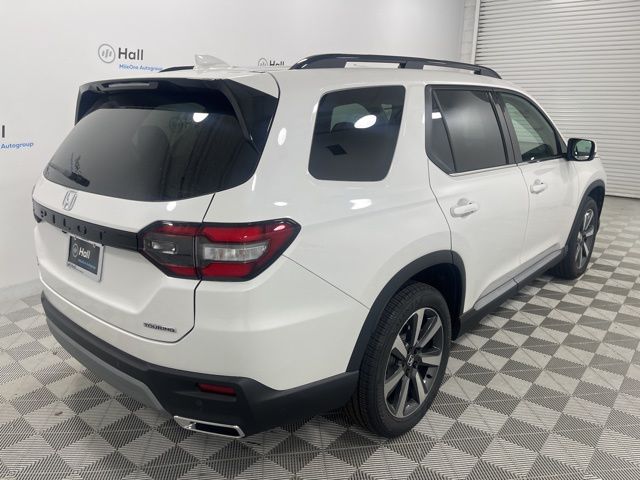 2025 Honda Pilot Touring photo 3