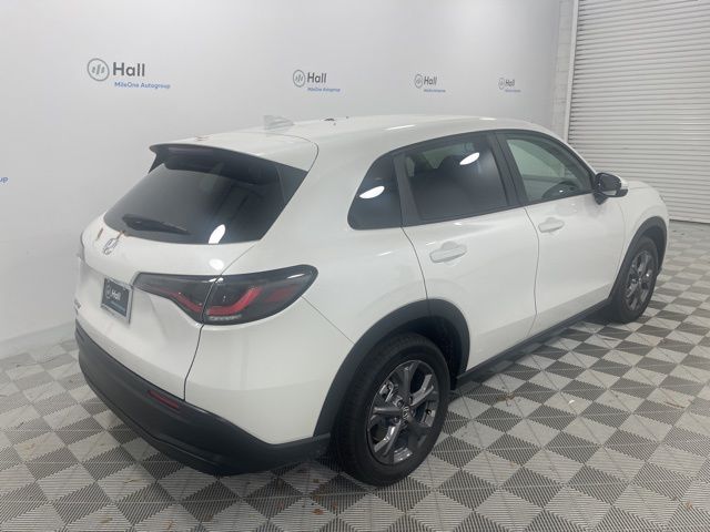 2026 Honda HR-V LX photo 3