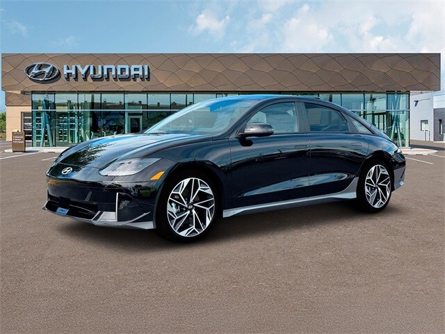 2025 Hyundai Ioniq SEL photo 2