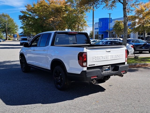 2026 Honda Ridgeline Black Edition photo 4