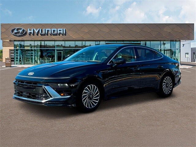 2024 Hyundai Sonata Hybrid Limited photo 2