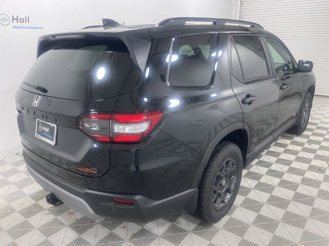 2025 Honda Pilot TrailSport photo 4