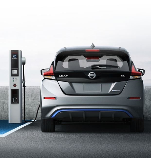 2018-Nissan-Leaf-Re-Charging-Rear-View.JPG