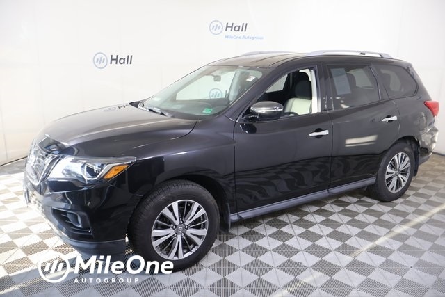 2020 Nissan Pathfinder S's photo