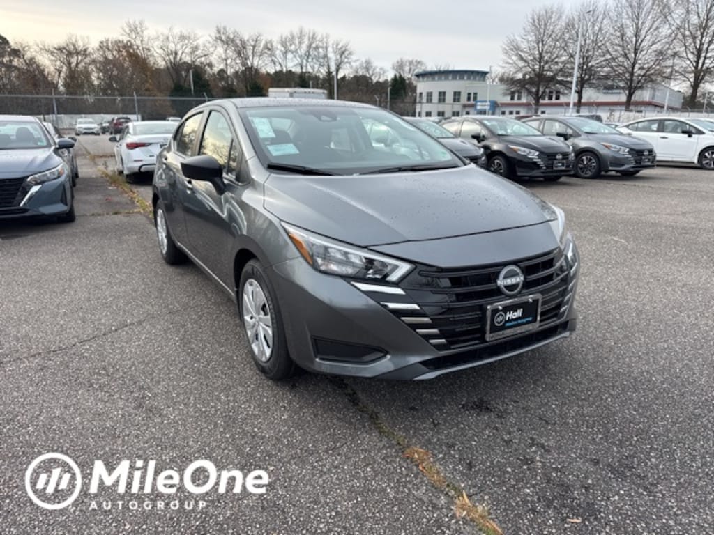 New 2025 Nissan Versa 1.6 S Sedan