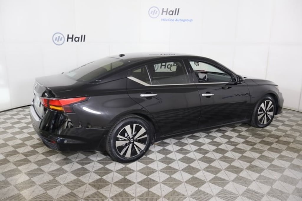 Used 2021 Nissan Altima 2.5 SL Sedan