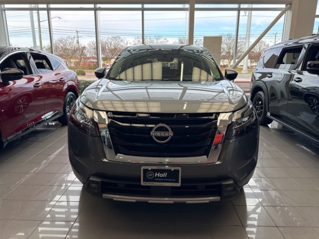 New 2025 Nissan Pathfinder Platinum SUV