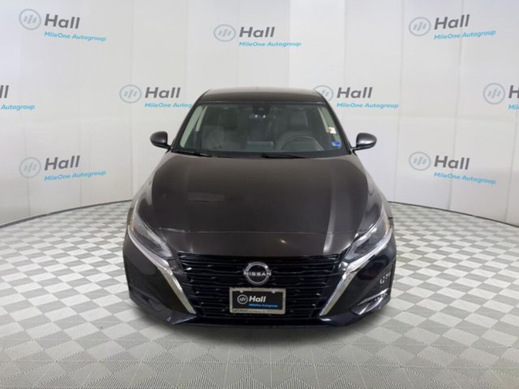 Used 2024 Nissan Altima 2.5 SV Sedan
