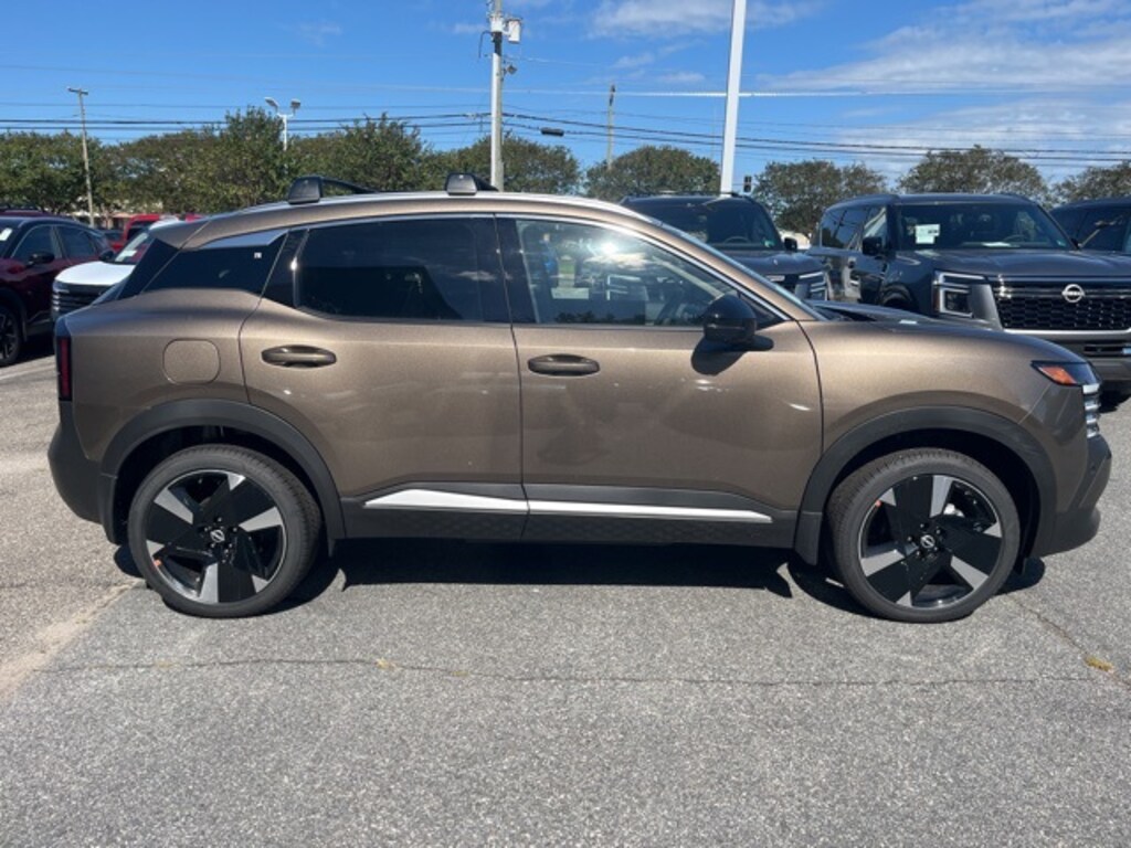 New 2026 Nissan Kicks SR SUV