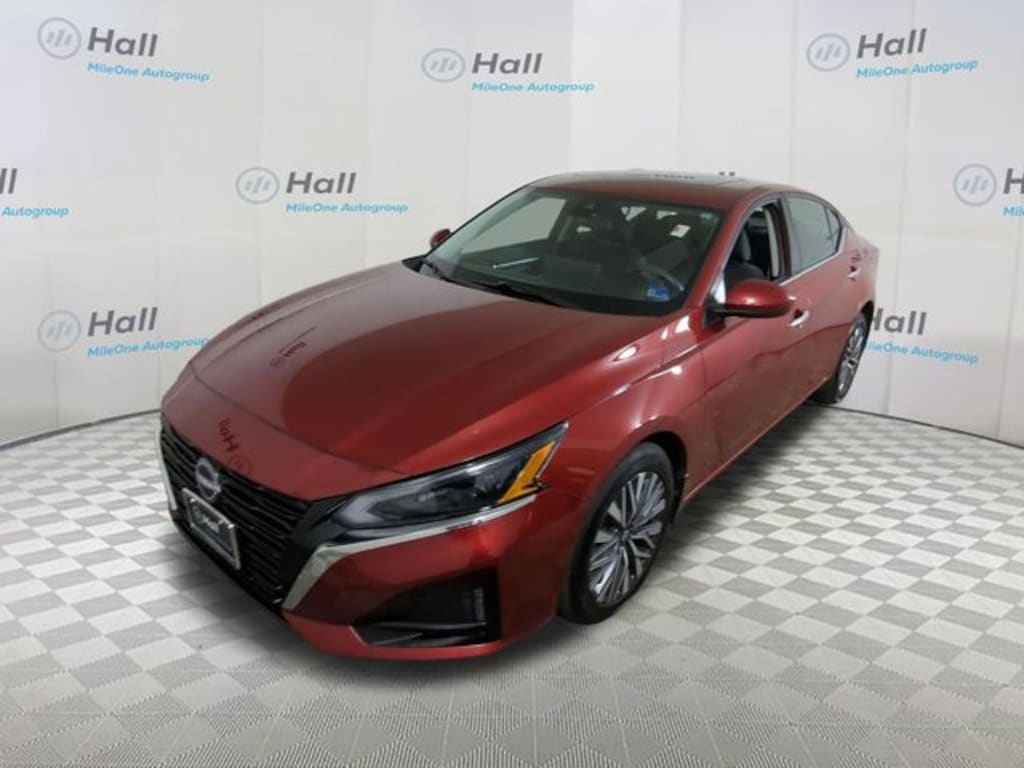 Used 2023 Nissan Altima 2.5 SV Sedan