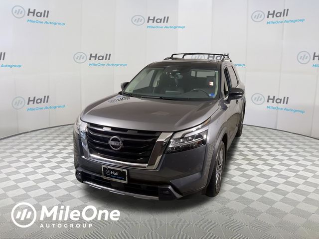 2024 Nissan Pathfinder SL 4WD's photo