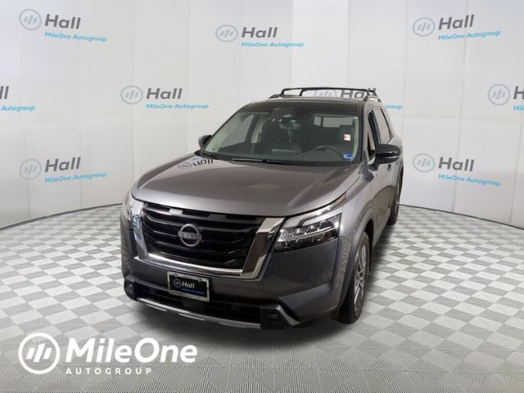 Used 2024 Nissan Pathfinder SL SUV