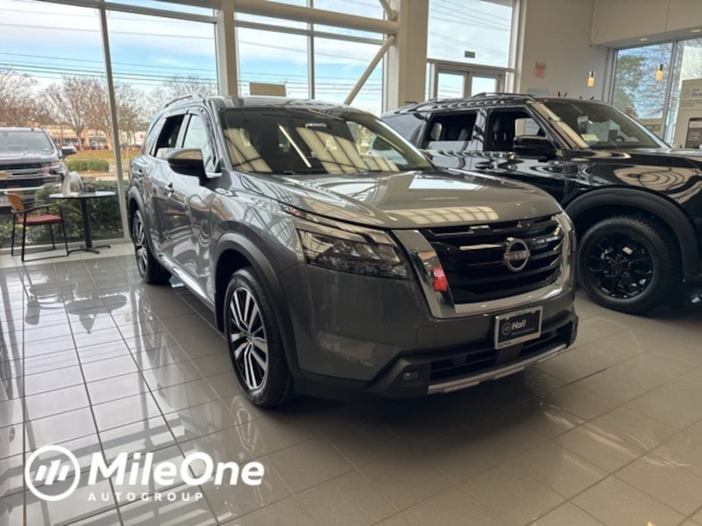 New 2025 Nissan Pathfinder Platinum SUV