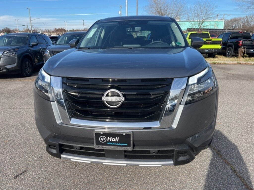New 2025 Nissan Pathfinder SL SUV