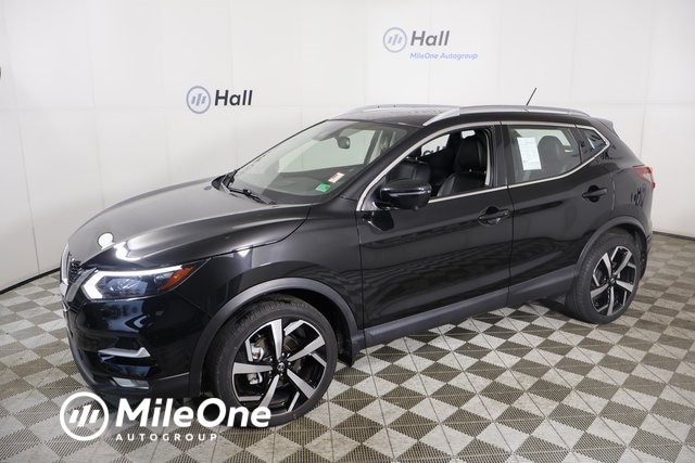 2021 Nissan Rogue Sport SL's photo