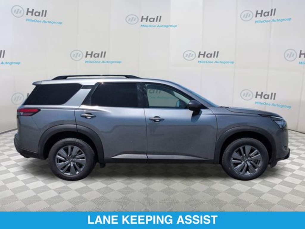 Used 2025 Nissan Pathfinder SV SUV