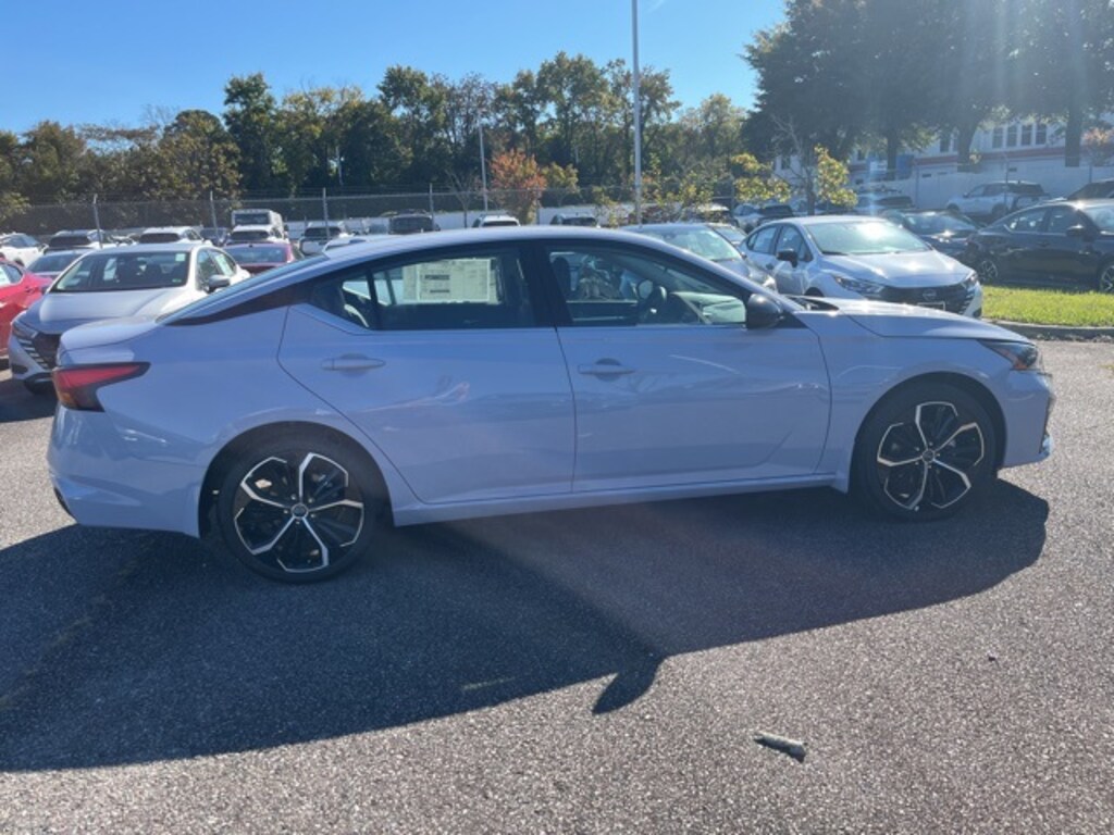 New 2025 Nissan Altima 2.5 SR Sedan