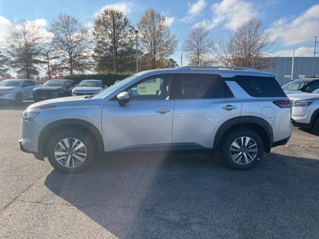 New 2025 Nissan Pathfinder SL SUV