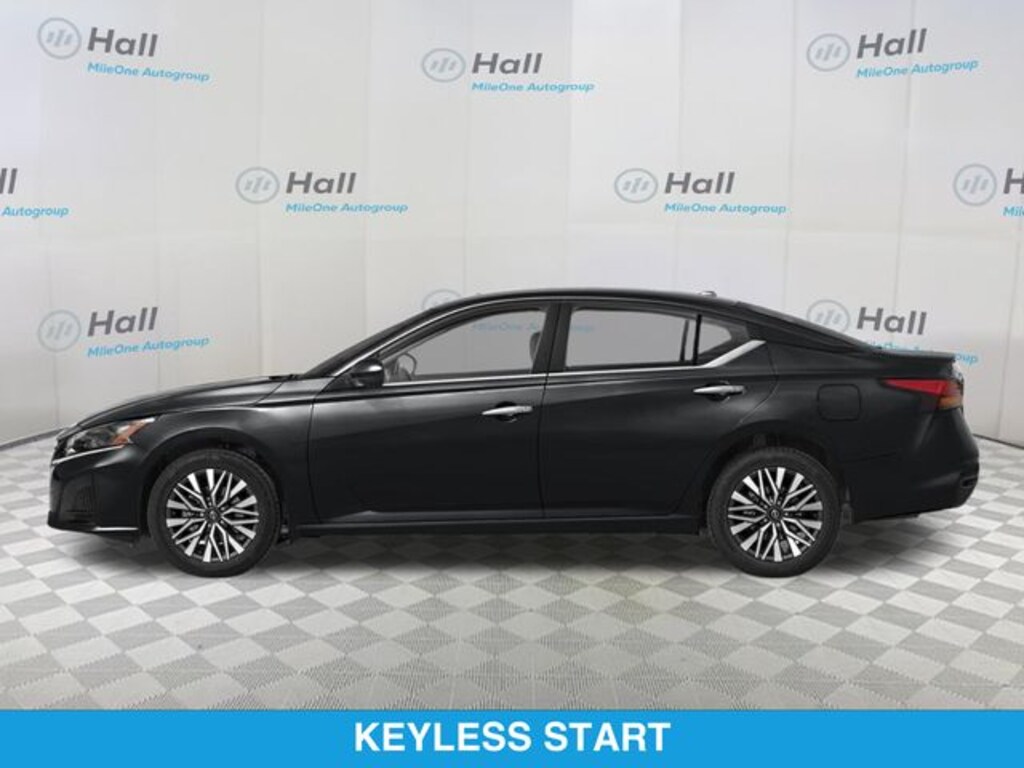 Used 2024 Nissan Altima 2.5 SV Sedan