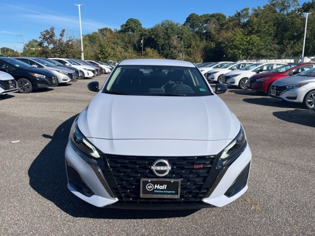 New 2025 Nissan Altima 2.5 SR Sedan
