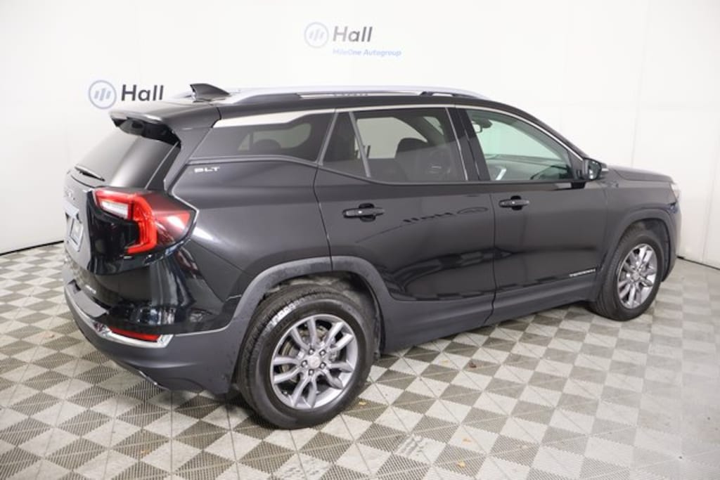 Used 2024 GMC Terrain SLT SUV