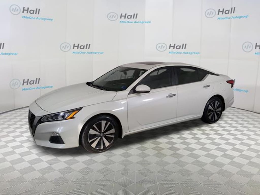 Used 2021 Nissan Altima 2.5 SV Sedan