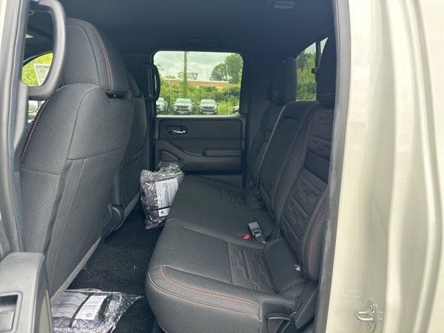 2025 Nissan Frontier PRO-4X - Photo 9