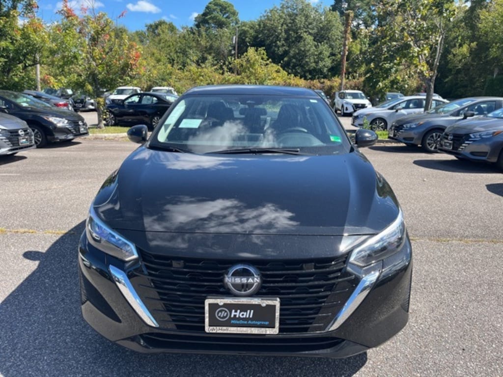 New 2025 Nissan Sentra SV Sedan