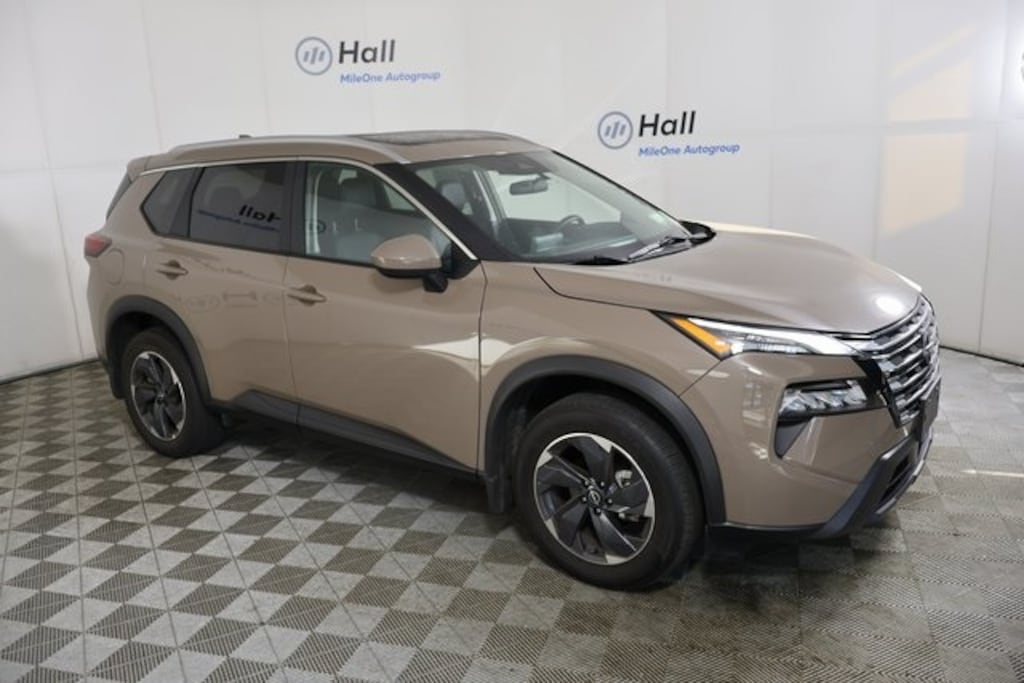 Used 2024 Nissan Rogue SV SUV