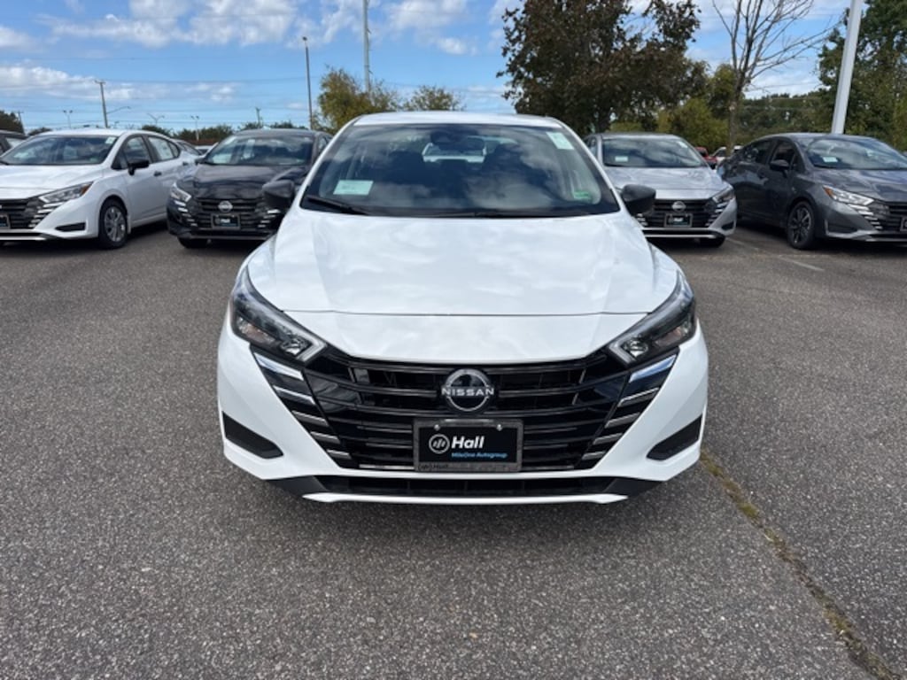 New 2025 Nissan Versa 1.6 S Sedan