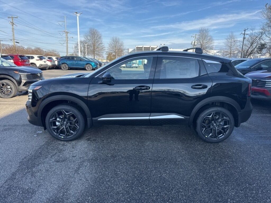 New 2026 Nissan Kicks SR SUV