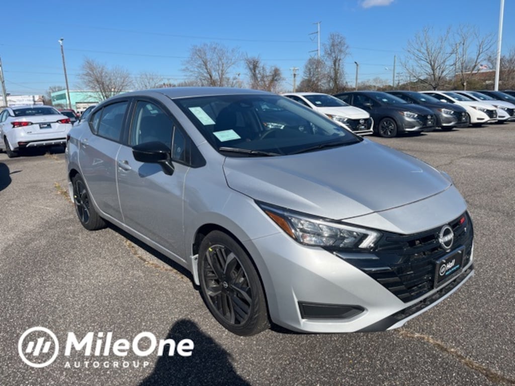 New 2025 Nissan Versa 1.6 SR Sedan