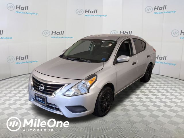 2019 Nissan Versa 1.6 S MT's photo