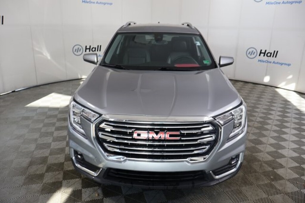 Used 2024 GMC Terrain SLT SUV